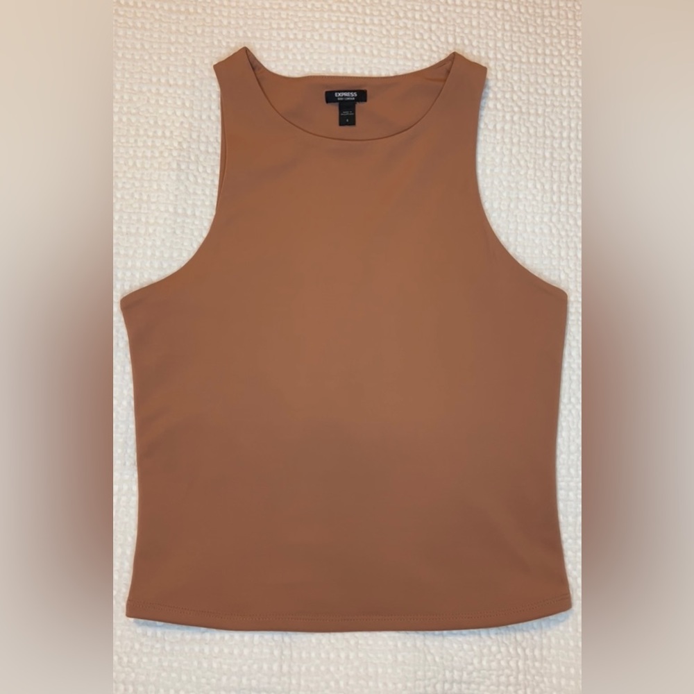 Express Body Contour Matte High Neck Cropped Tank